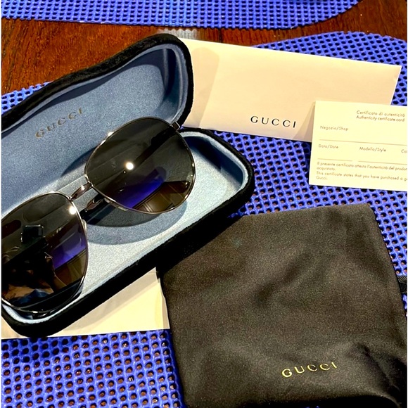Gucci Accessories - 🔥 HOT SALE 🔥 Letting go of this Beautiful GUCCI Gladiator-style sunglasses.